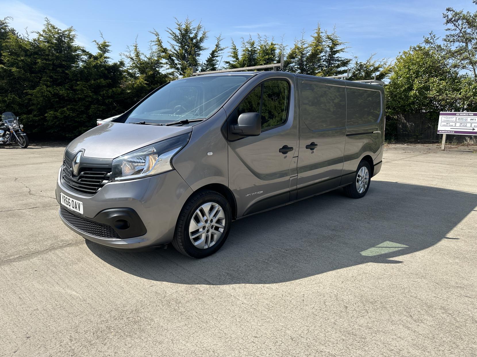 Renault Trafic 1.6 dCi ENERGY 29 Business+ Panel Van 5dr Diesel Manual LWB Standard Roof Euro 6 (s/s) (125 ps)