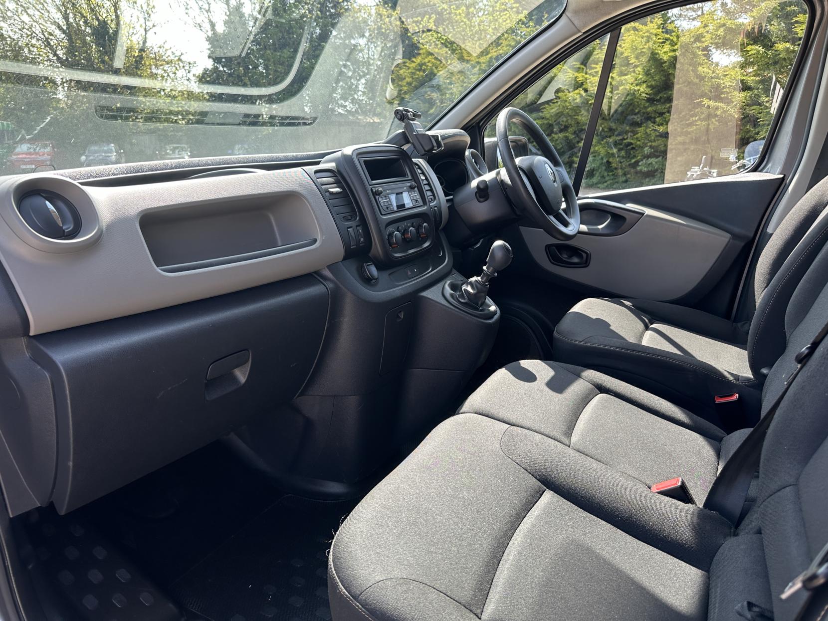 Renault Trafic 1.6 dCi ENERGY 29 Business+ Panel Van 5dr Diesel Manual LWB Standard Roof Euro 6 (s/s) (125 ps)