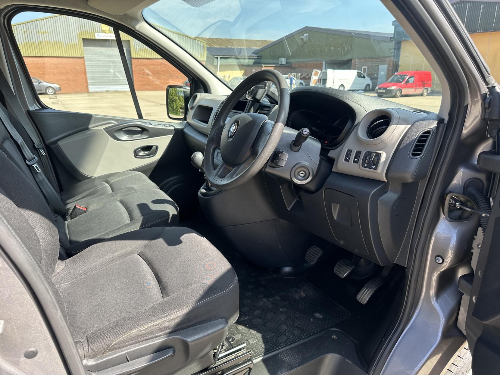 Renault Trafic 1.6 dCi ENERGY 29 Business+ Panel Van 5dr Diesel Manual LWB Standard Roof Euro 6 (s/s) (125 ps)