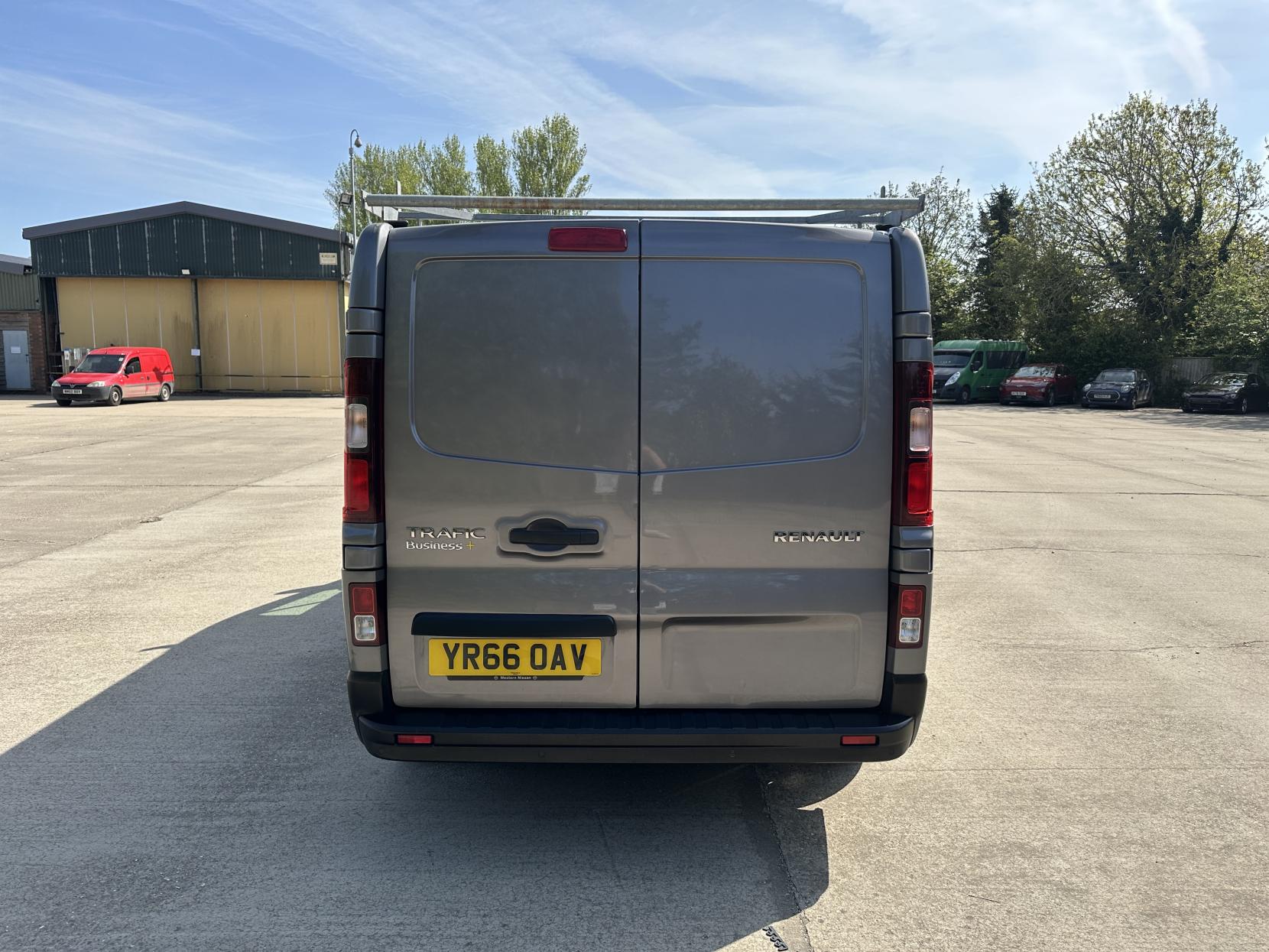 Renault Trafic 1.6 dCi ENERGY 29 Business+ Panel Van 5dr Diesel Manual LWB Standard Roof Euro 6 (s/s) (125 ps)