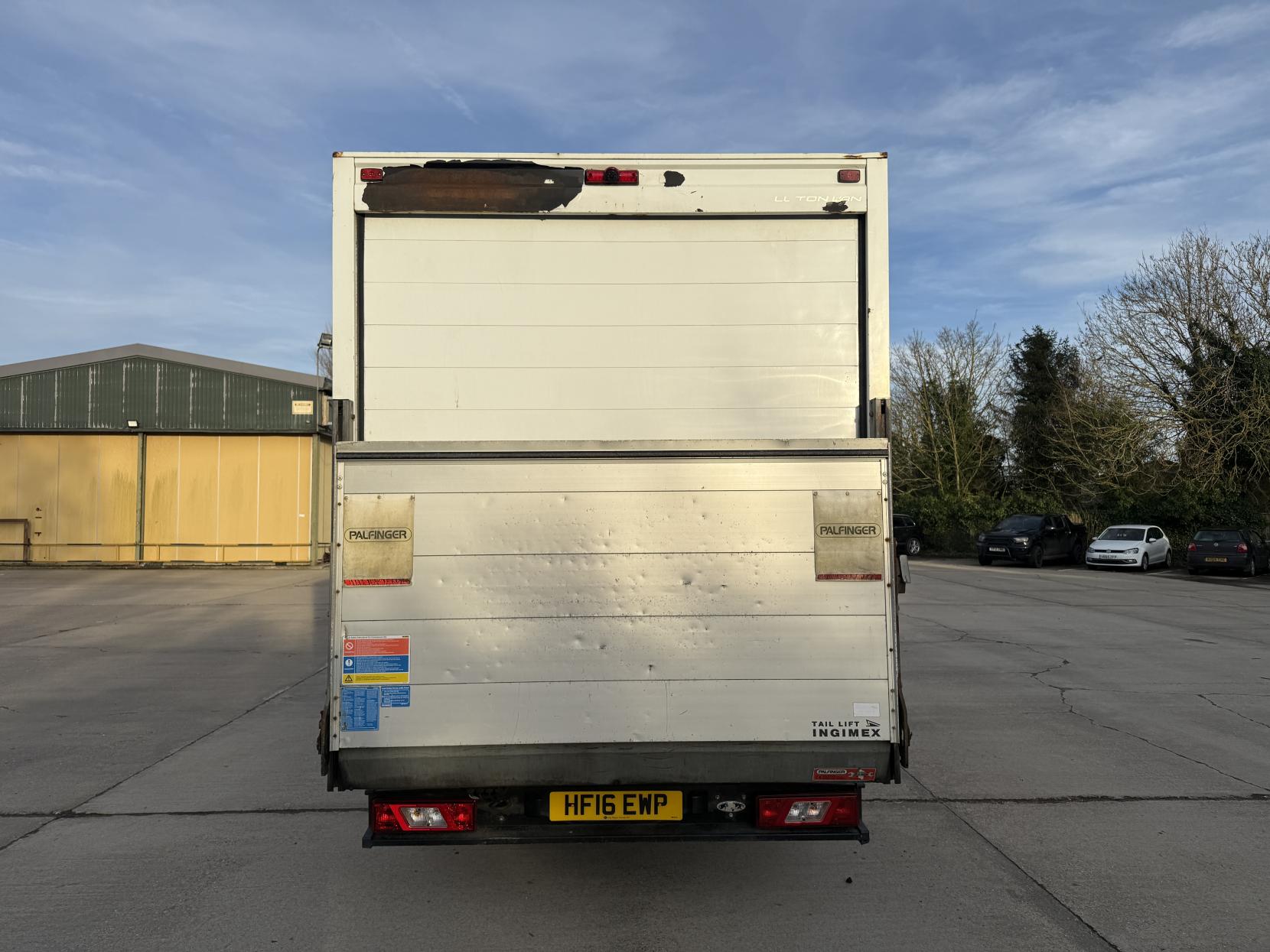 Ford Transit 2.2 TDCi 350 Luton Van 2dr Diesel Manual RWD L4 H1 Euro 5 (DRW) (125 ps)