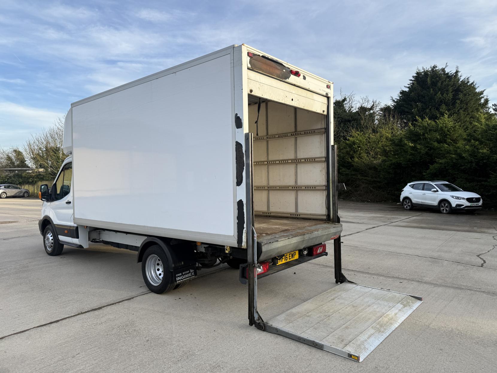 Ford Transit 2.2 TDCi 350 Luton Van 2dr Diesel Manual RWD L4 H1 Euro 5 (DRW) (125 ps)