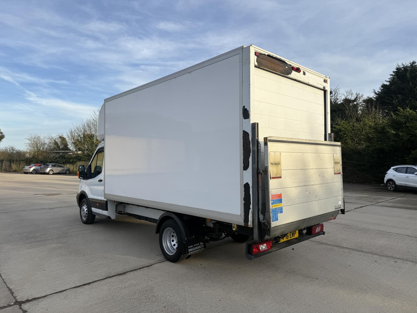 Ford Transit 2.2 TDCi 350 Luton Van 2dr Diesel Manual RWD L4 H1 Euro 5 (DRW) (125 ps)