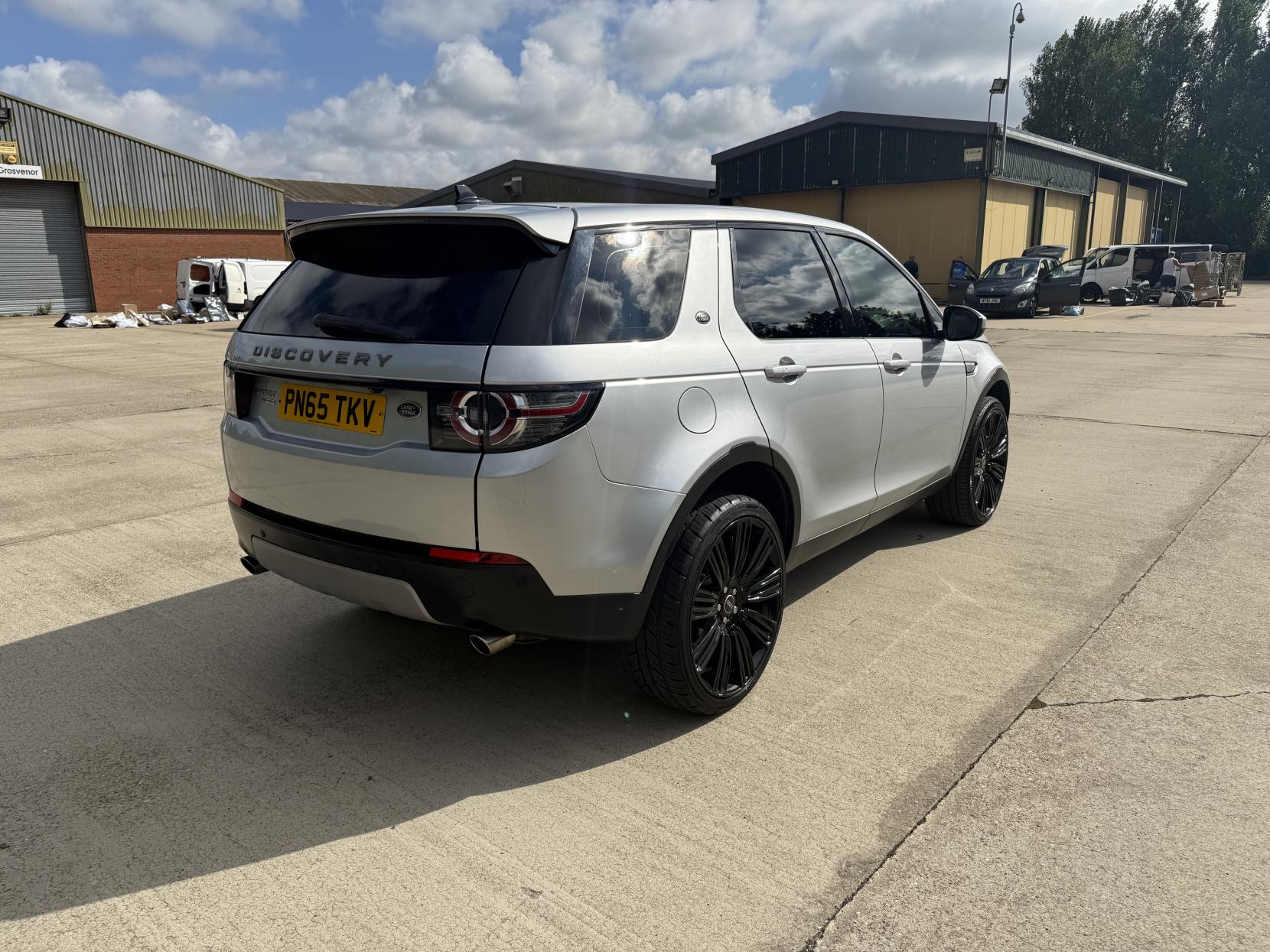 Land Rover Discovery Sport 2.0 TD4 HSE SUV 5dr Diesel Auto 4WD Euro 6 (s/s) (180 ps)
