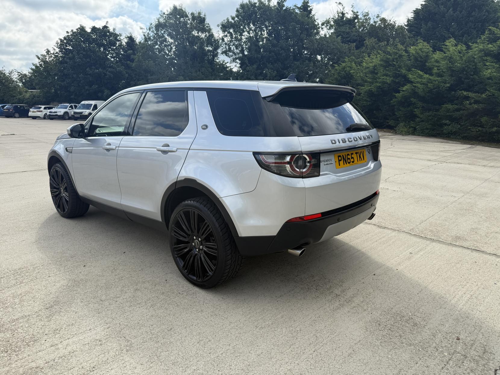 Land Rover Discovery Sport 2.0 TD4 HSE SUV 5dr Diesel Auto 4WD Euro 6 (s/s) (180 ps)
