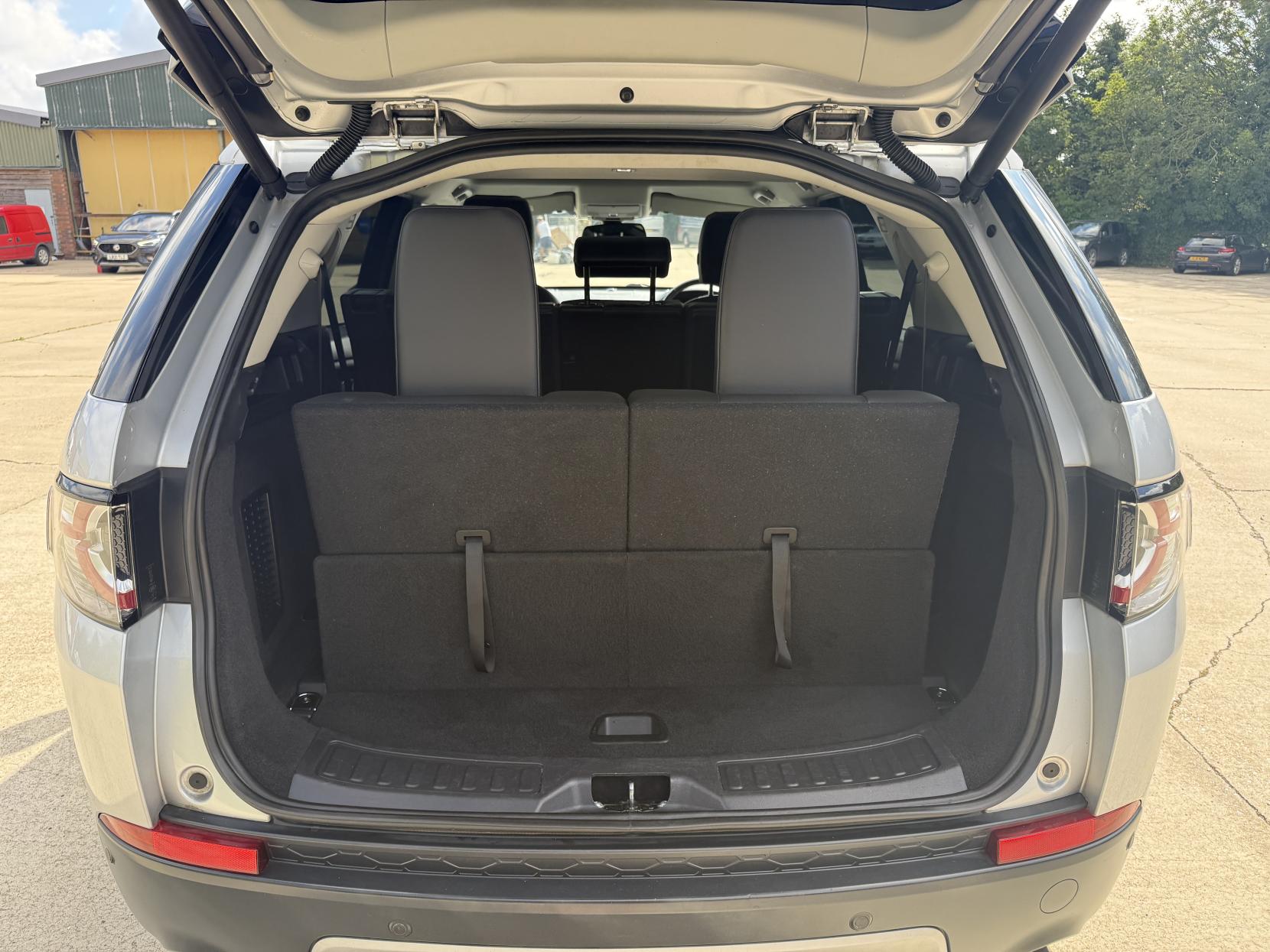 Land Rover Discovery Sport 2.0 TD4 HSE SUV 5dr Diesel Auto 4WD Euro 6 (s/s) (180 ps)