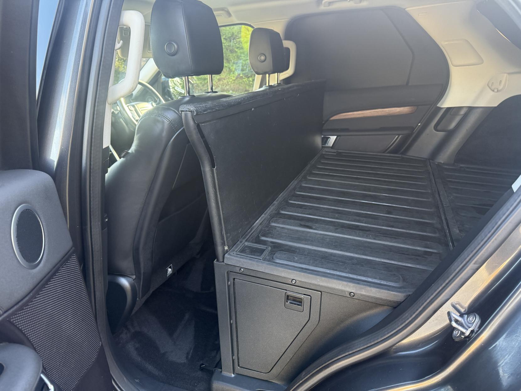 Land Rover Discovery 3.0 SD V6 HSE SUV 5dr Diesel Auto 4WD Euro 6 (s/s) (306 ps)