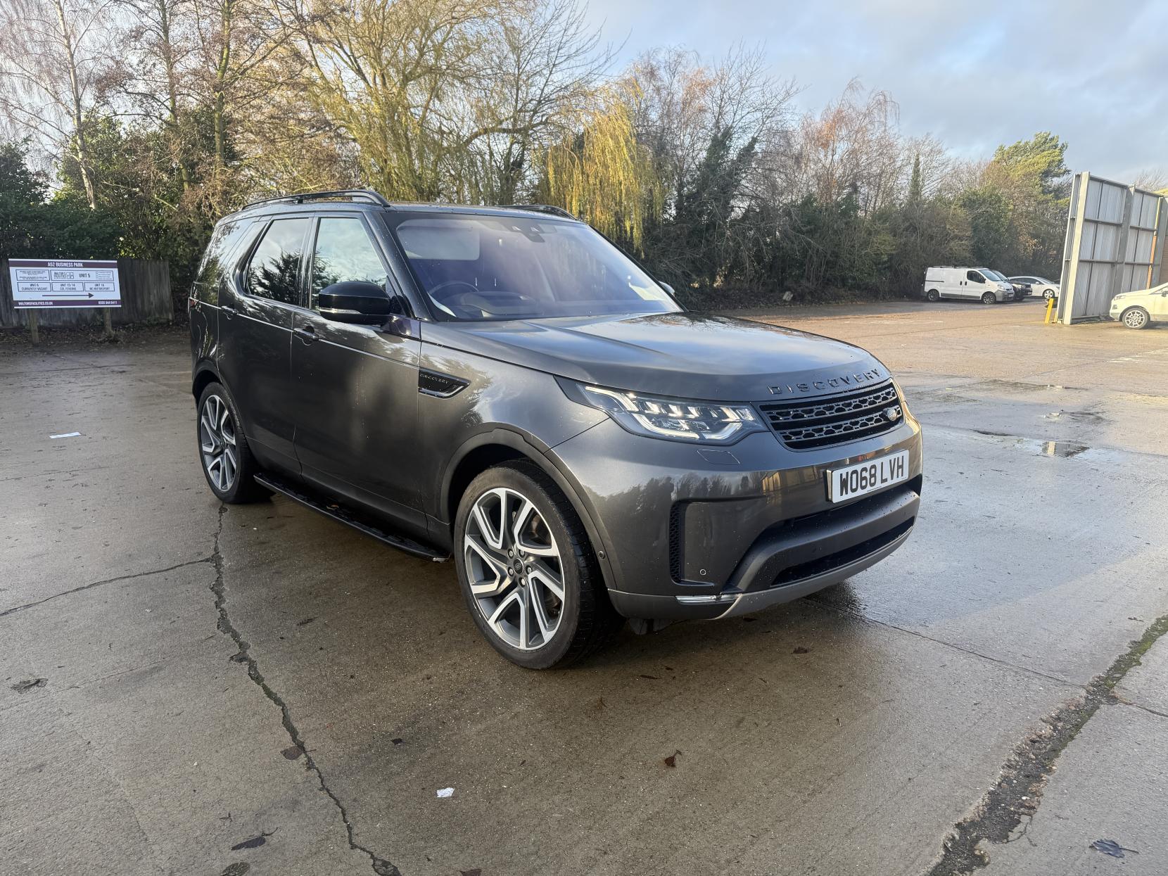 Land Rover Discovery 3.0 SD V6 HSE SUV 5dr Diesel Auto 4WD Euro 6 (s/s) (306 ps)