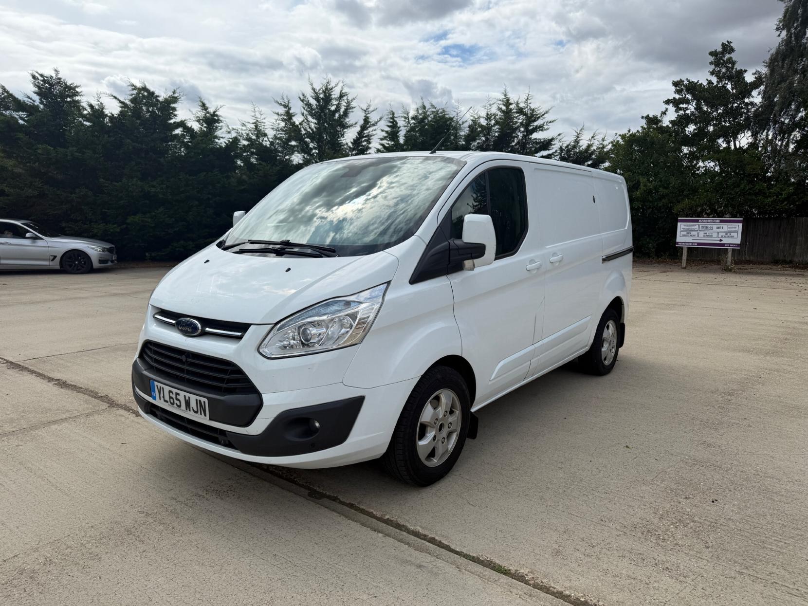 Ford Transit Custom 2.2 TDCi 290 Limited Panel Van 5dr Diesel Manual L1 H1 (186 g/km, 123 bhp)