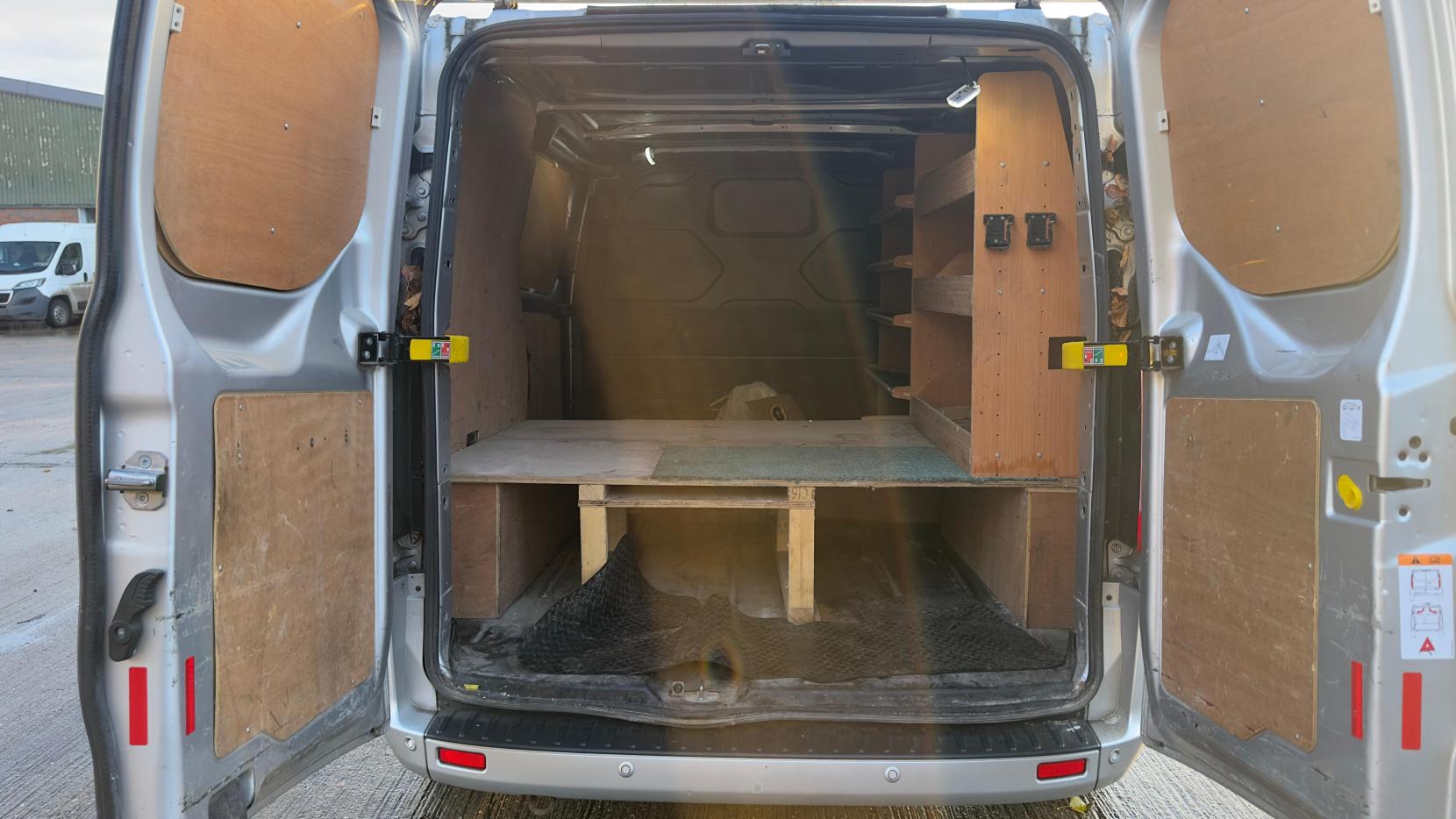 Ford Transit Custom 2.0 TDCi 270 Limited Panel Van 5dr Diesel Manual L1 H1 (157 g/km, 128 bhp)