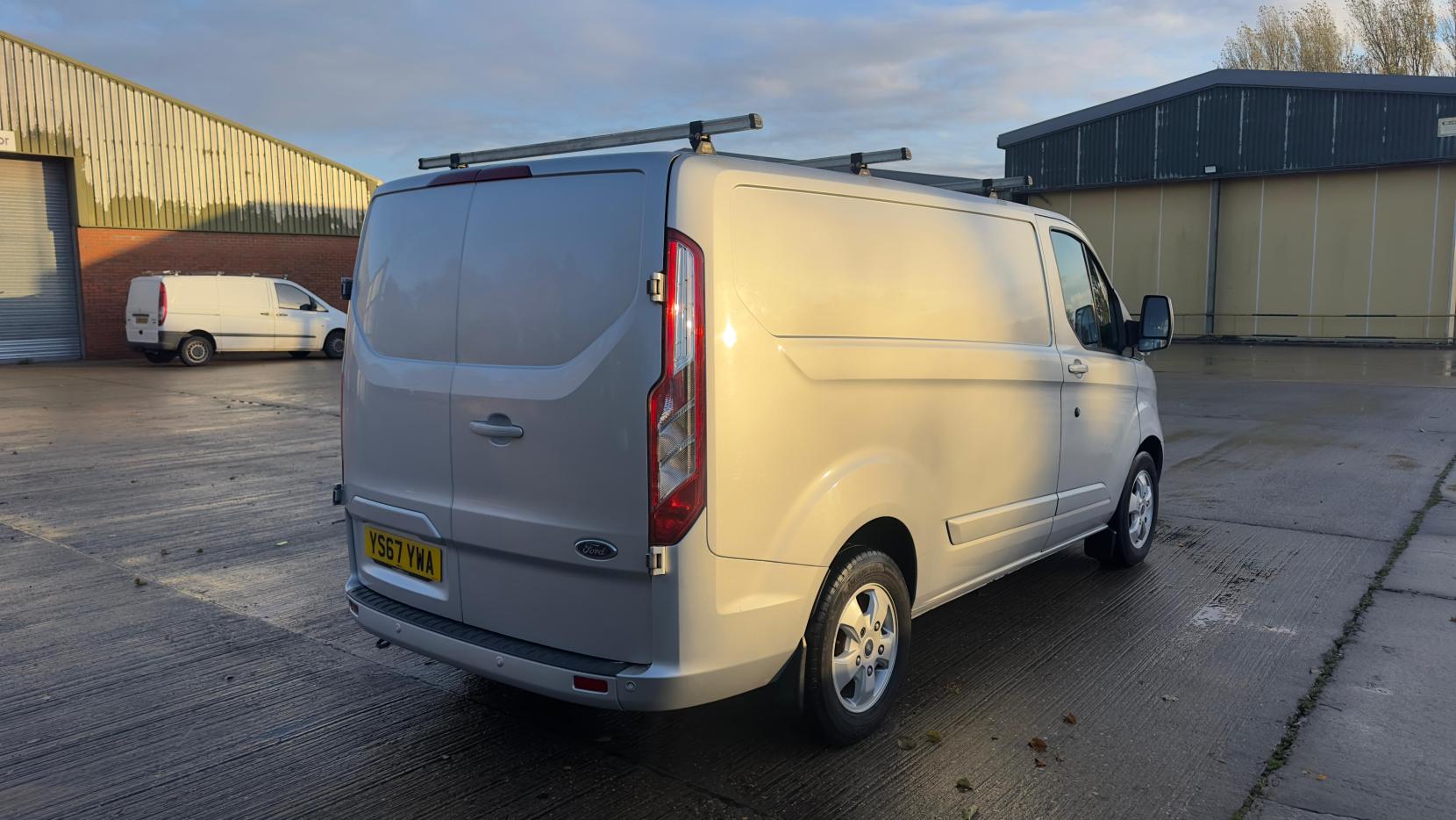 Ford Transit Custom 2.0 TDCi 270 Limited Panel Van 5dr Diesel Manual L1 H1 (157 g/km, 128 bhp)