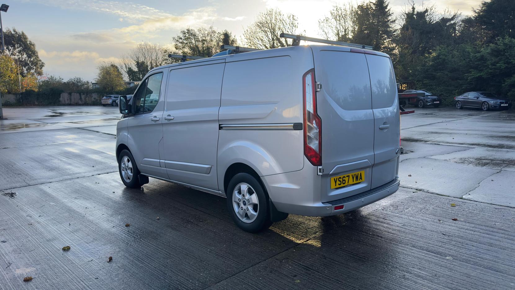 Ford Transit Custom 2.0 TDCi 270 Limited Panel Van 5dr Diesel Manual L1 H1 (157 g/km, 128 bhp)
