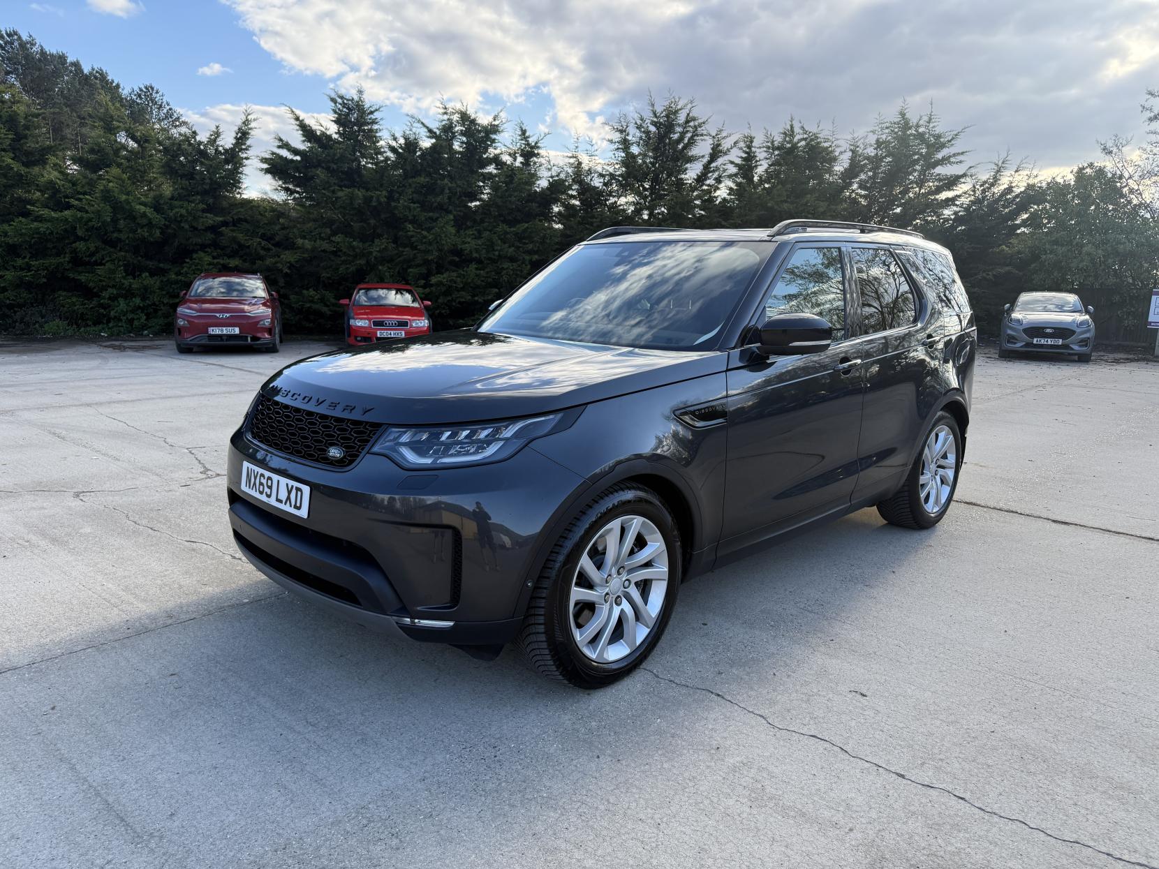 Land Rover Discovery 3.0 SD V6 HSE SUV 5dr Diesel Auto 4WD Euro 6 (s/s) (306 ps)
