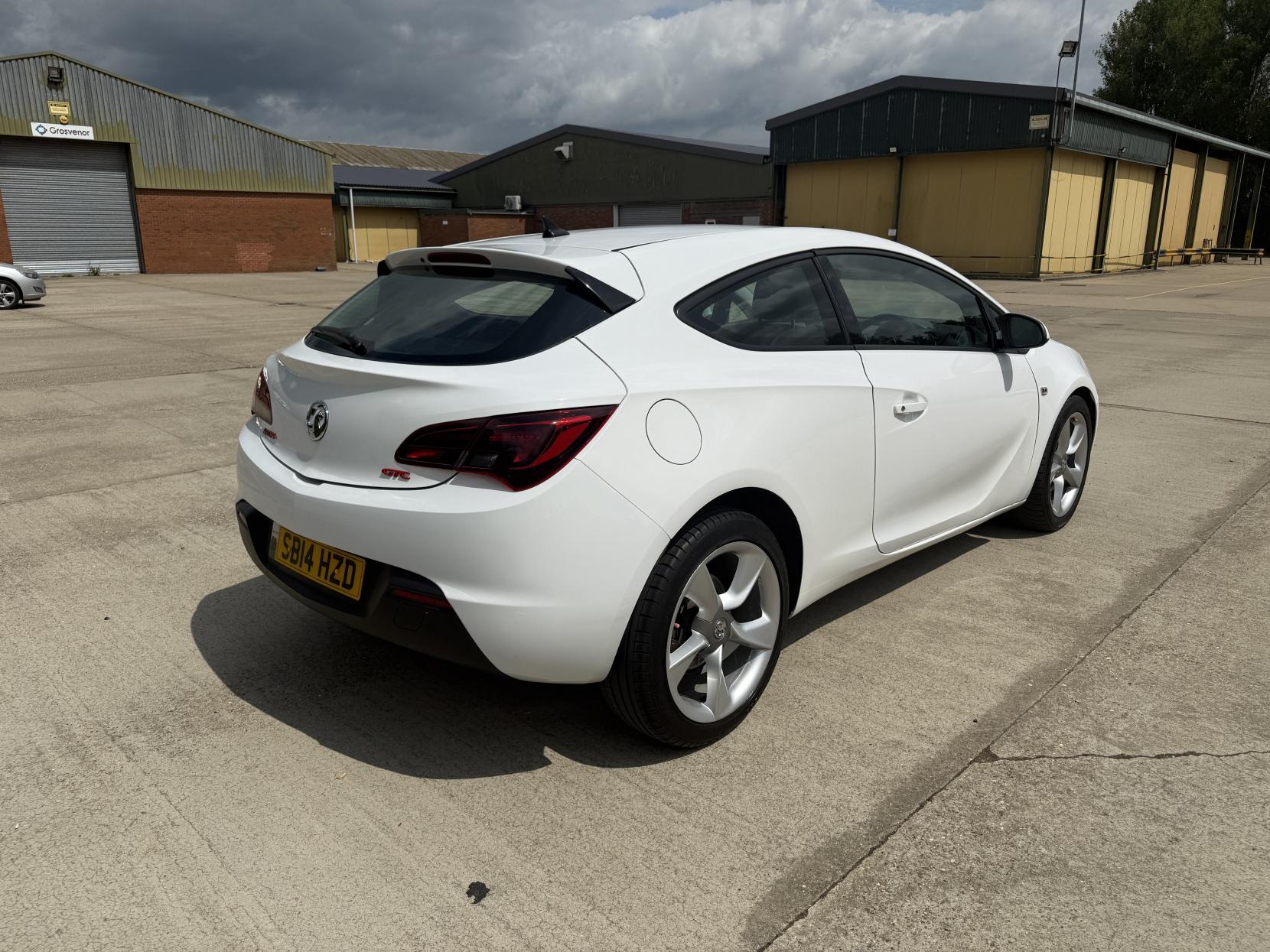 Vauxhall Astra GTC 1.4T GTC 16V Sport Coupe 3dr Petrol Manual Euro 5 (s/s) (120 ps)
