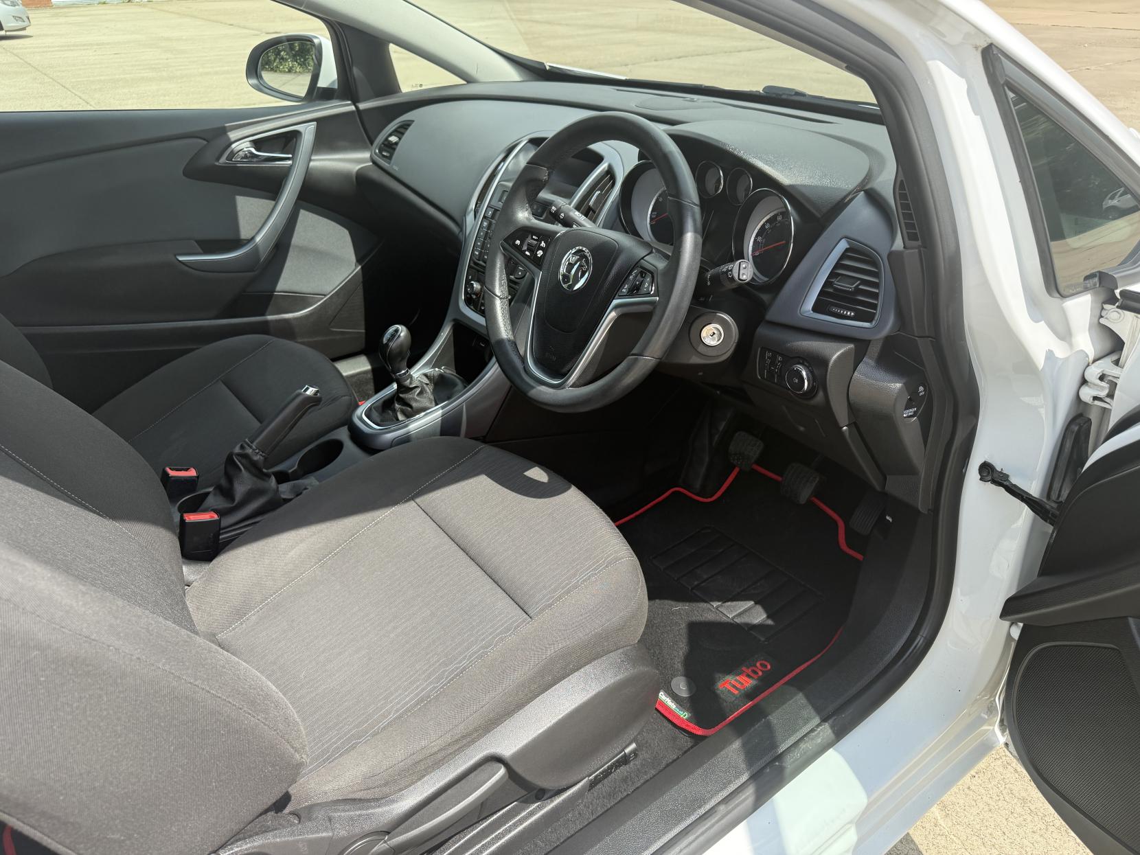 Vauxhall Astra GTC 1.4T GTC 16V Sport Coupe 3dr Petrol Manual Euro 5 (s/s) (120 ps)