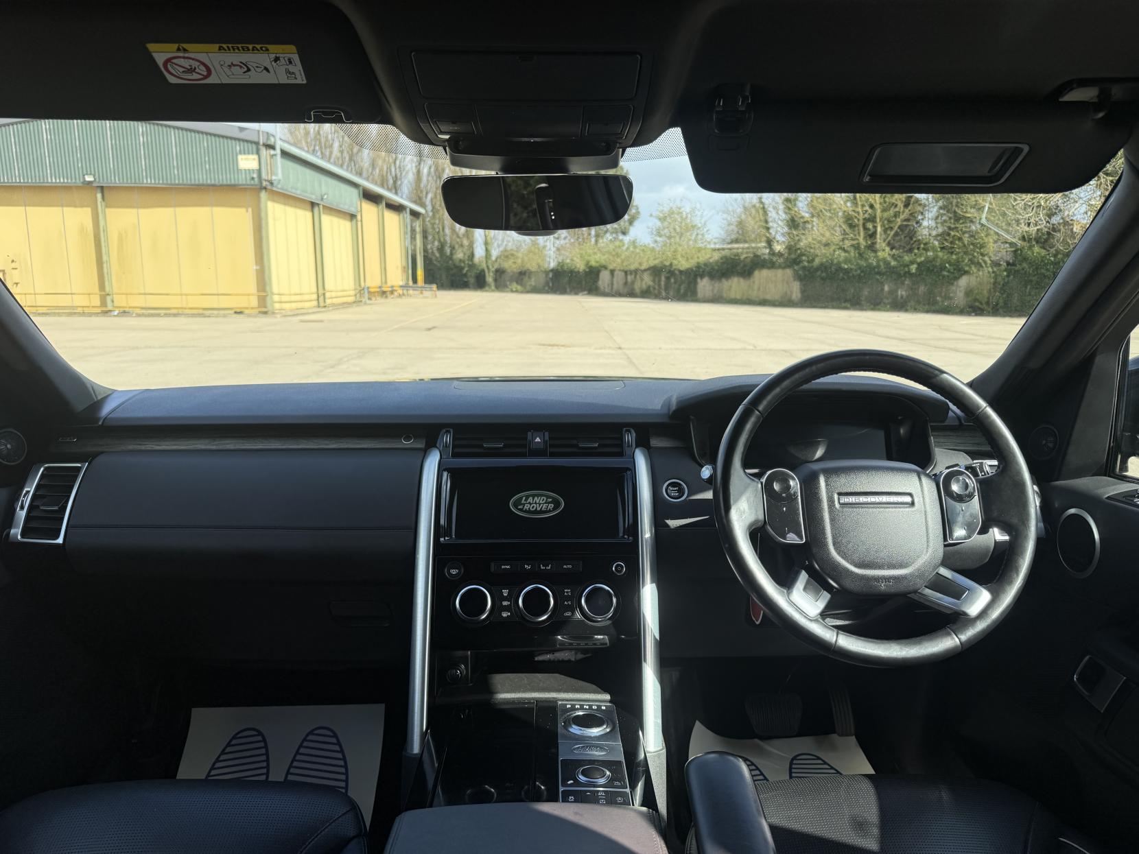 Land Rover Discovery 3.0 SD V6 HSE SUV 5dr Diesel Auto 4WD Euro 6 (s/s) (306 ps)