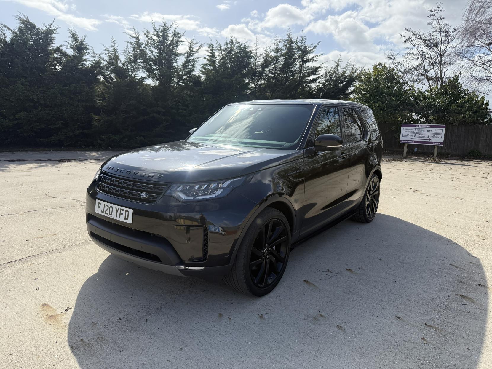 Land Rover Discovery 3.0 SD V6 HSE SUV 5dr Diesel Auto 4WD Euro 6 (s/s) (306 ps)