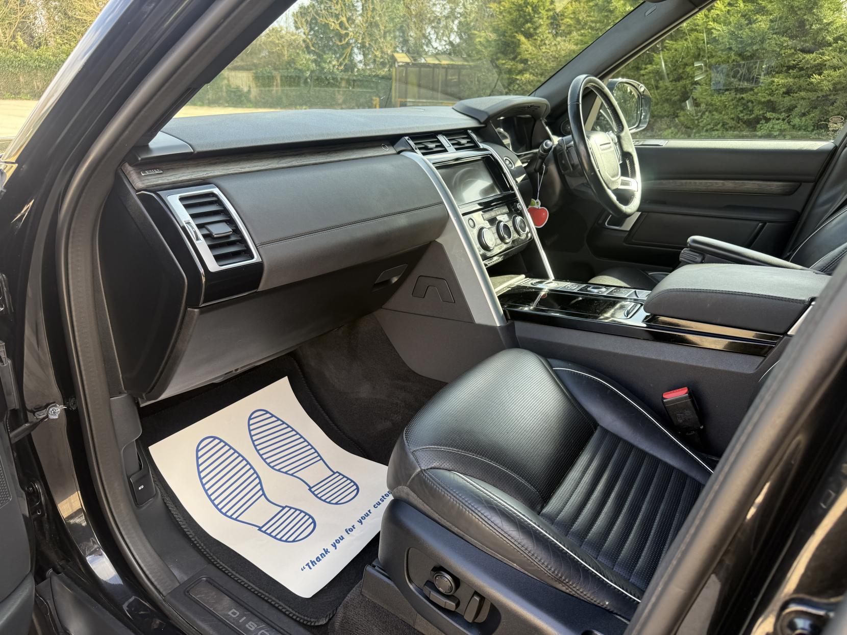 Land Rover Discovery 3.0 SD V6 HSE SUV 5dr Diesel Auto 4WD Euro 6 (s/s) (306 ps)