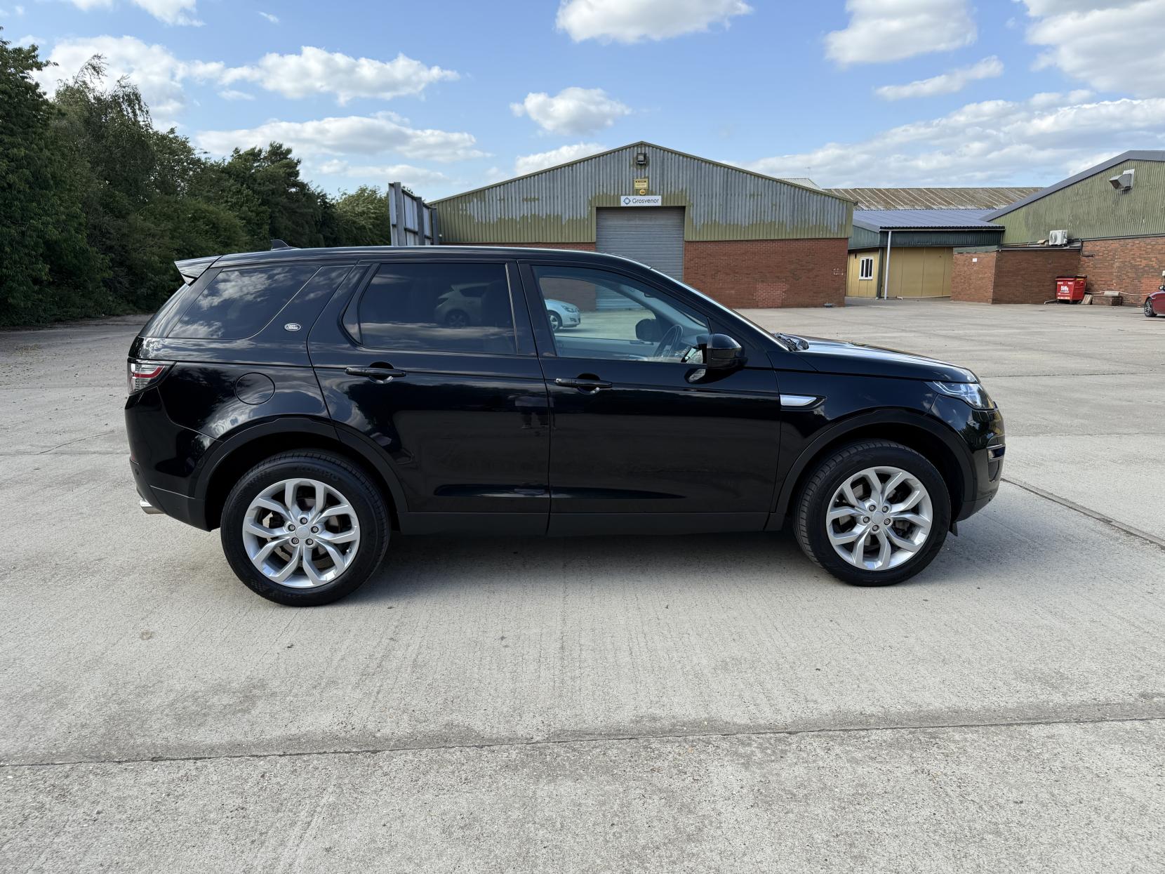 Land Rover Discovery Sport 2.0 TD4 HSE SUV 5dr Diesel Auto 4WD Euro 6 (s/s) (180 ps)