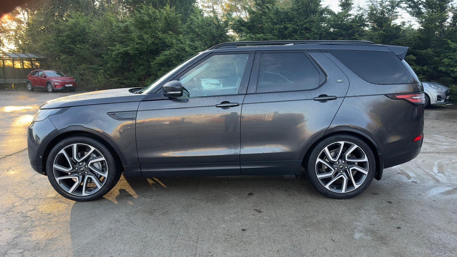 Land Rover Discovery 3.0 SD V6 HSE SUV 5dr Diesel Auto 4WD Euro 6 (s/s) (306 ps)