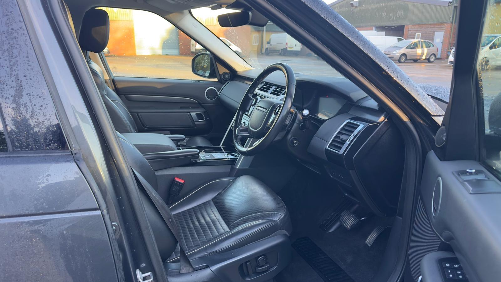 Land Rover Discovery 3.0 SD V6 HSE SUV 5dr Diesel Auto 4WD Euro 6 (s/s) (306 ps)