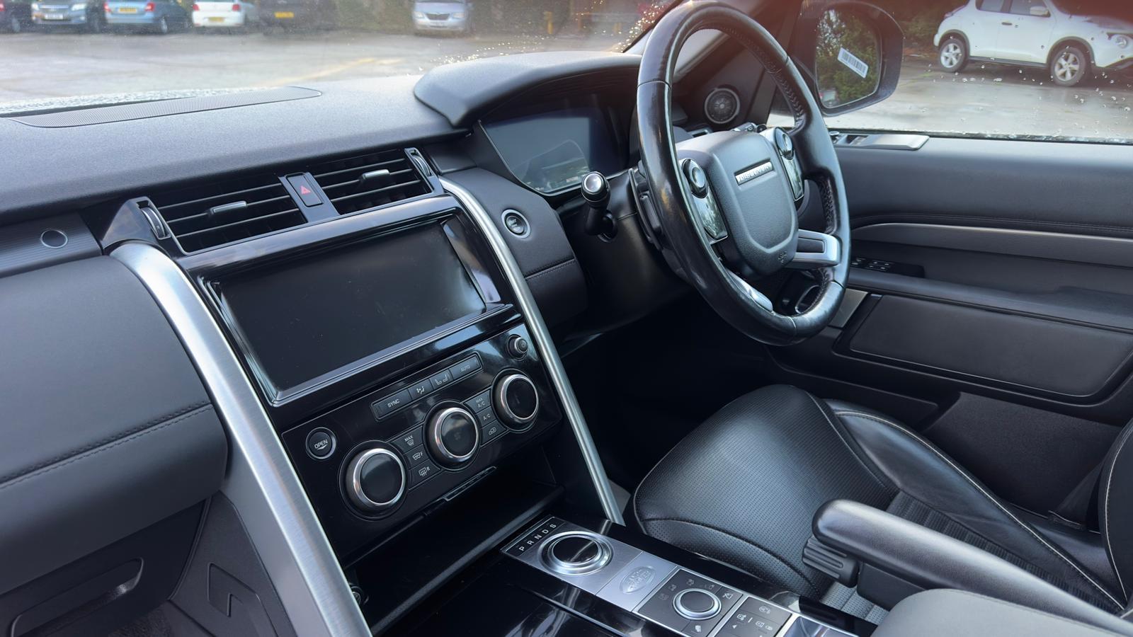 Land Rover Discovery 3.0 SD V6 HSE SUV 5dr Diesel Auto 4WD Euro 6 (s/s) (306 ps)