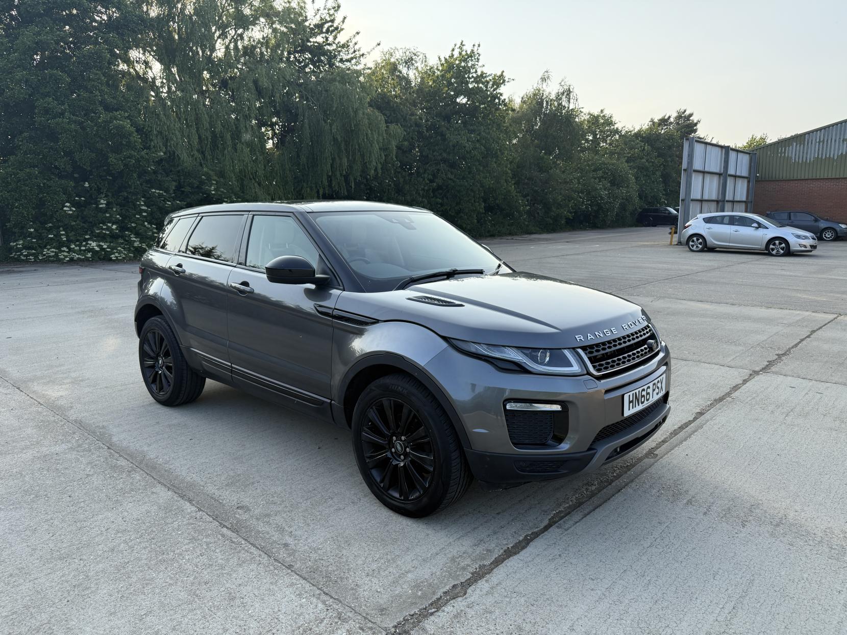 Land Rover Range Rover Evoque 2.0 TD4 SE Tech SUV 5dr Diesel Auto 4WD Euro 6 (s/s) (180 ps)