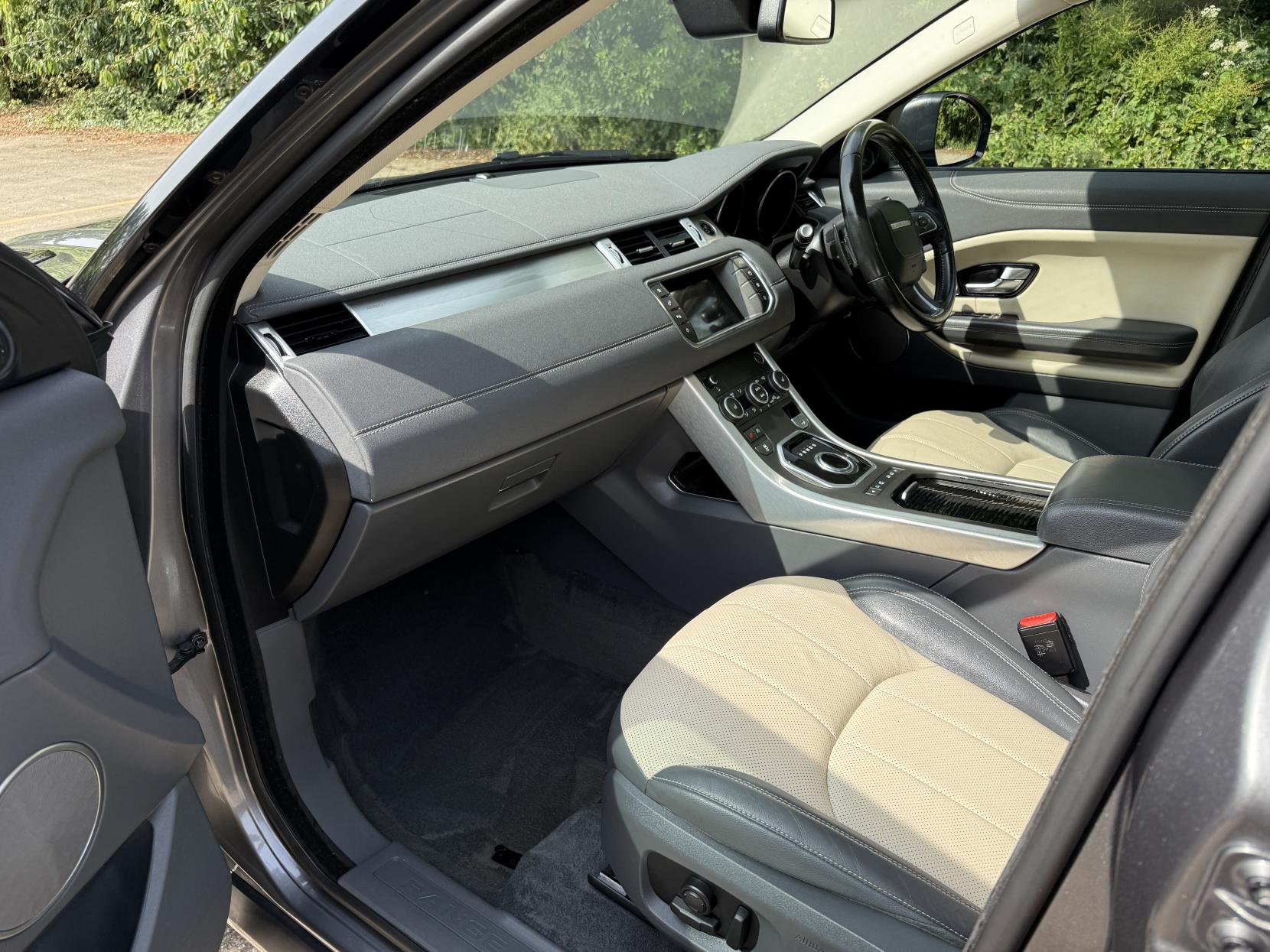 Land Rover Range Rover Evoque 2.0 TD4 SE Tech SUV 5dr Diesel Auto 4WD Euro 6 (s/s) (180 ps)