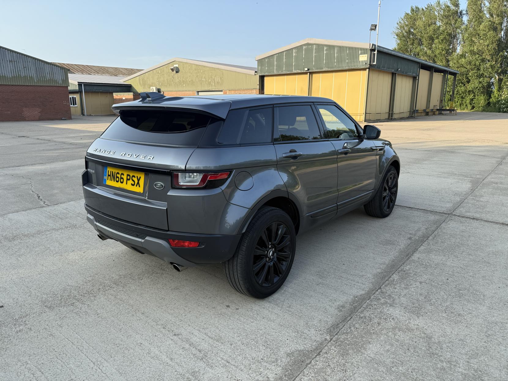 Land Rover Range Rover Evoque 2.0 TD4 SE Tech SUV 5dr Diesel Auto 4WD Euro 6 (s/s) (180 ps)