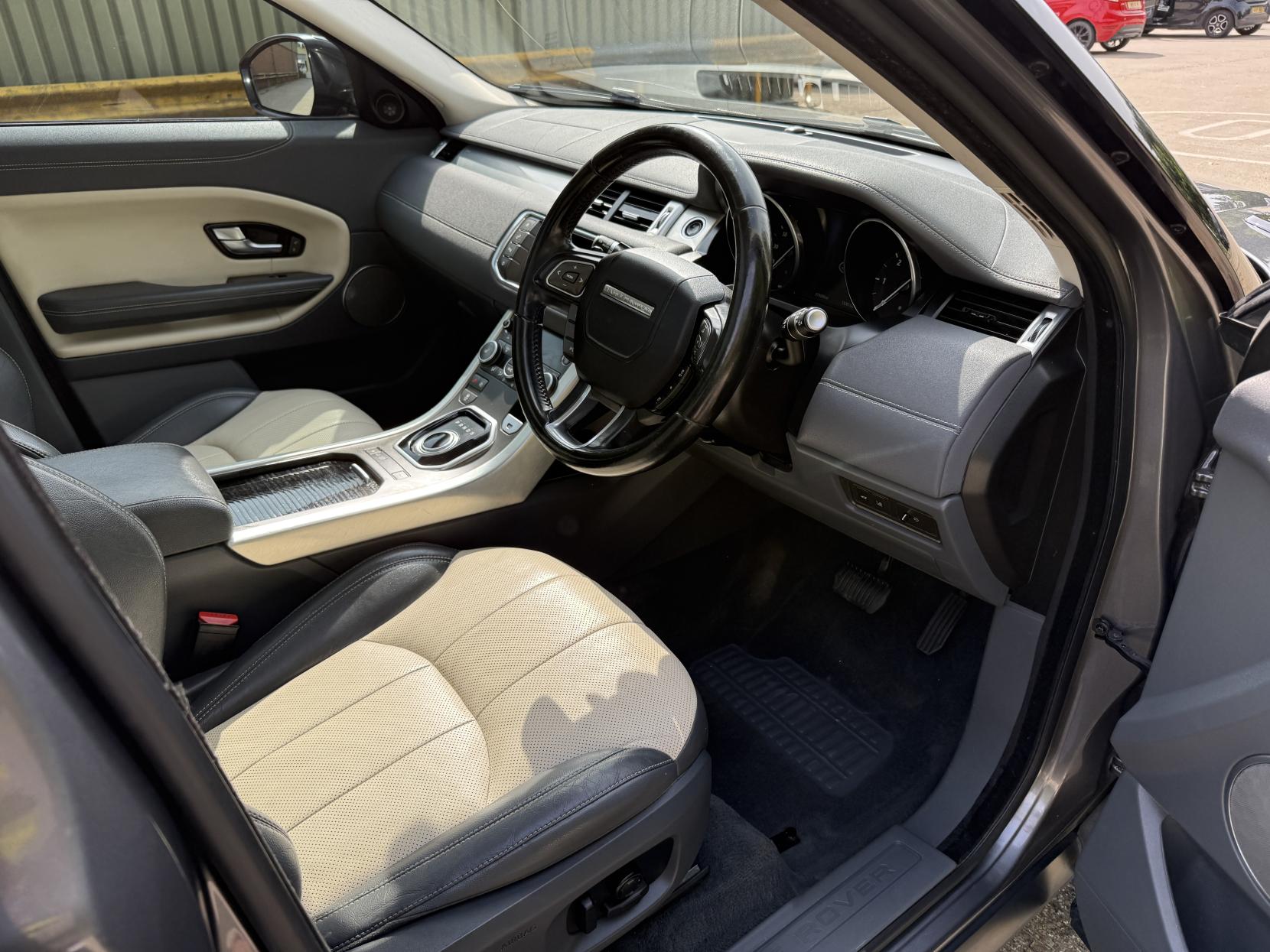 Land Rover Range Rover Evoque 2.0 TD4 SE Tech SUV 5dr Diesel Auto 4WD Euro 6 (s/s) (180 ps)