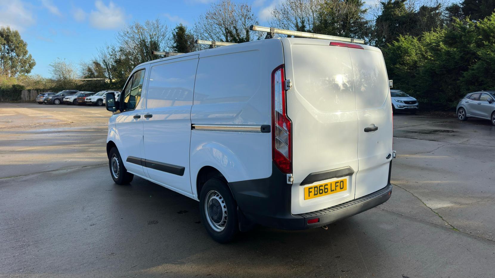 Ford Transit Custom 2.0 TDCi 290 Panel Van 5dr Diesel Manual L1 H1 (163 g/km, 104 bhp)