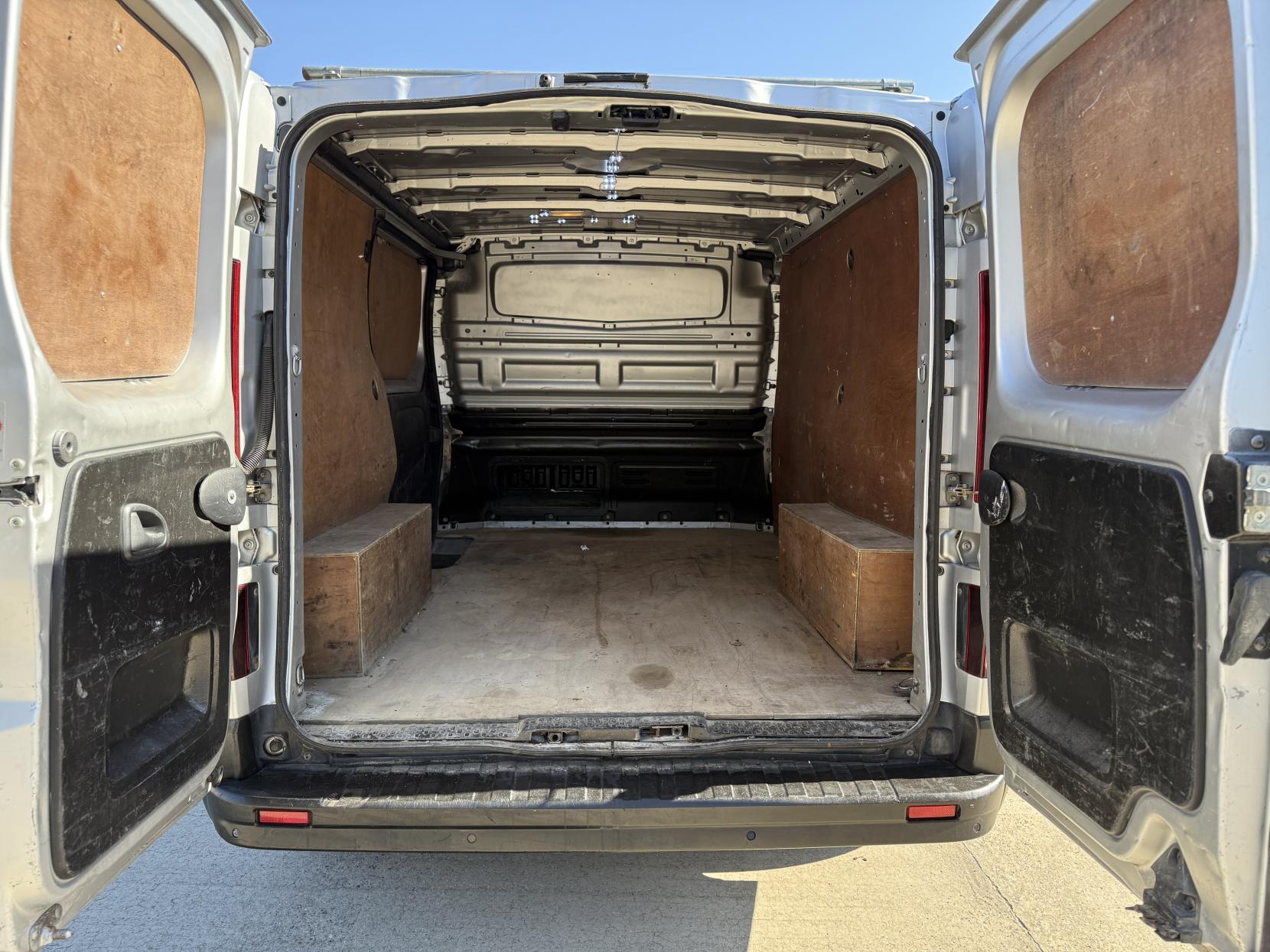 Renault Trafic 1.6 dCi ENERGY 27 Sport Panel Van 5dr Diesel Manual SWB Standard Roof Euro 5 (s/s) (120 ps)