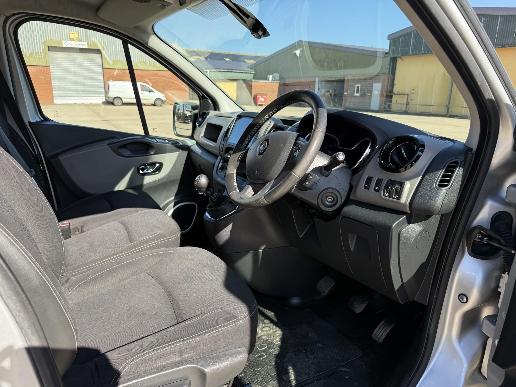 Renault Trafic 1.6 dCi ENERGY 27 Sport Panel Van 5dr Diesel Manual SWB Standard Roof Euro 5 (s/s) (120 ps)