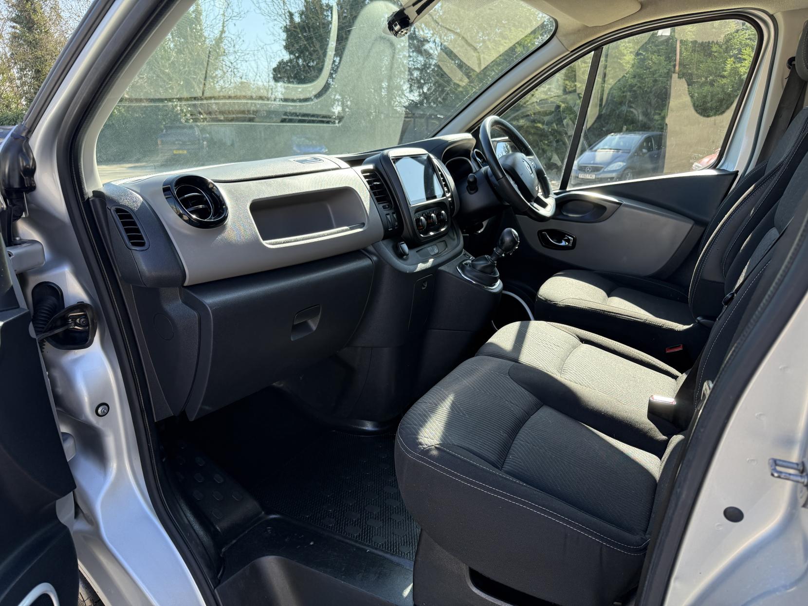 Renault Trafic 1.6 dCi ENERGY 27 Sport Panel Van 5dr Diesel Manual SWB Standard Roof Euro 5 (s/s) (120 ps)