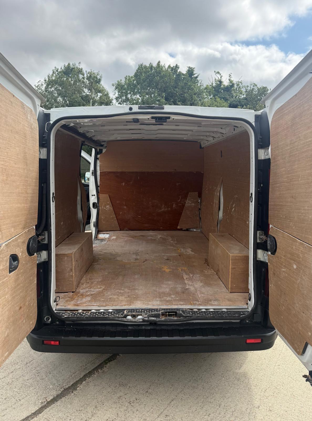 Vauxhall Vivaro 1.6 CDTi 2900 Panel Van 5dr Diesel Manual L2 H1 Euro 5 (115 ps)