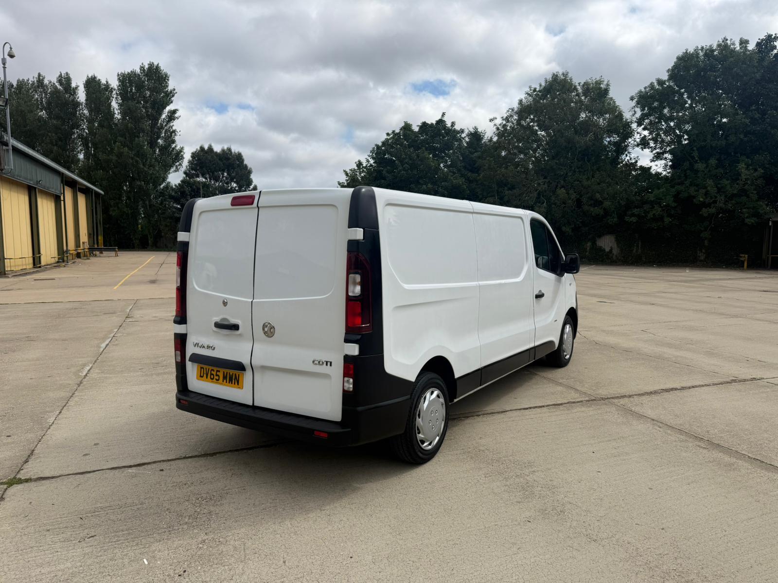 Vauxhall Vivaro 1.6 CDTi 2900 Panel Van 5dr Diesel Manual L2 H1 Euro 5 (115 ps)